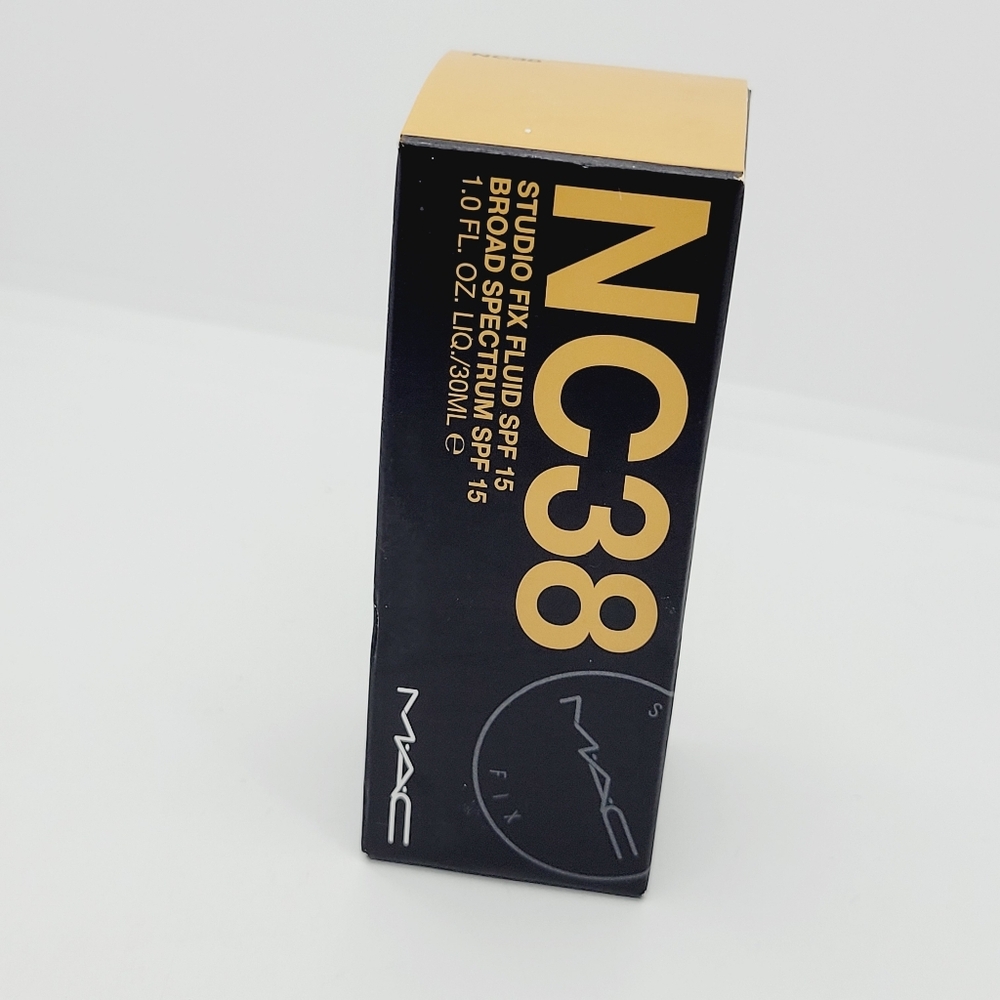 NC38 MAC Cosmetics Studio Fix SPF15 24Hr Matte Foundation Oil Control Brand New - Picture 13 of 14